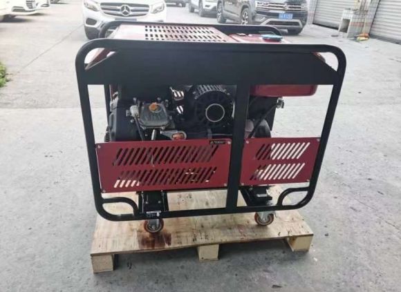 Генератор инверторный BISON GG 22000 LE ATS - фото 3